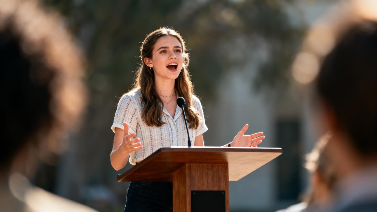 7 Body Language Mistakes That Undermine Your Speech (And How to Fix Them)